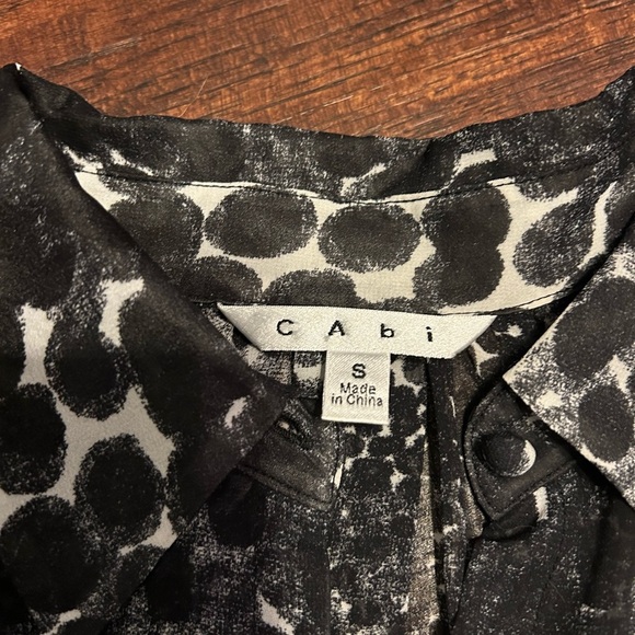 CAbi Black White‎ Animal Print Button Front Long Sleeve Sheer Tunic Top Womens S - Picture 5 of 7
